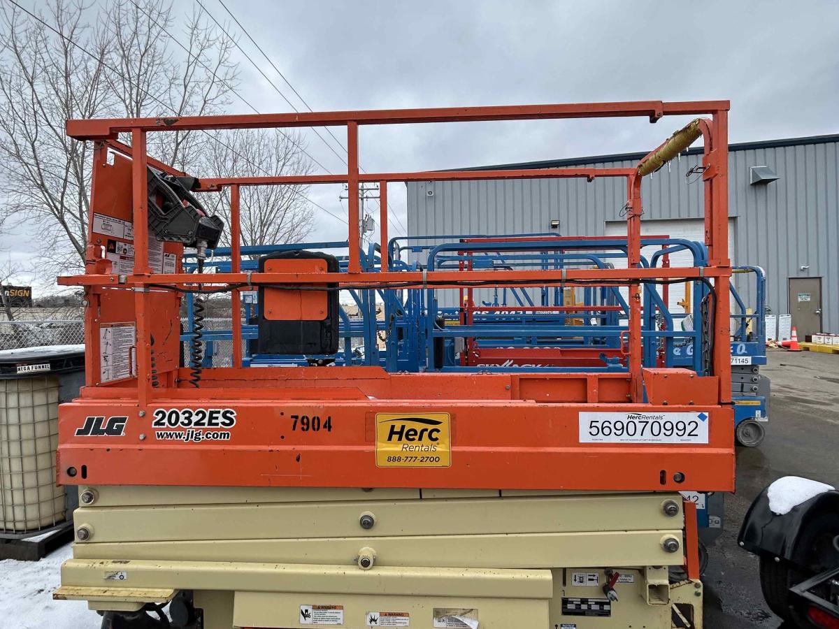 2018 JLG 2032ES