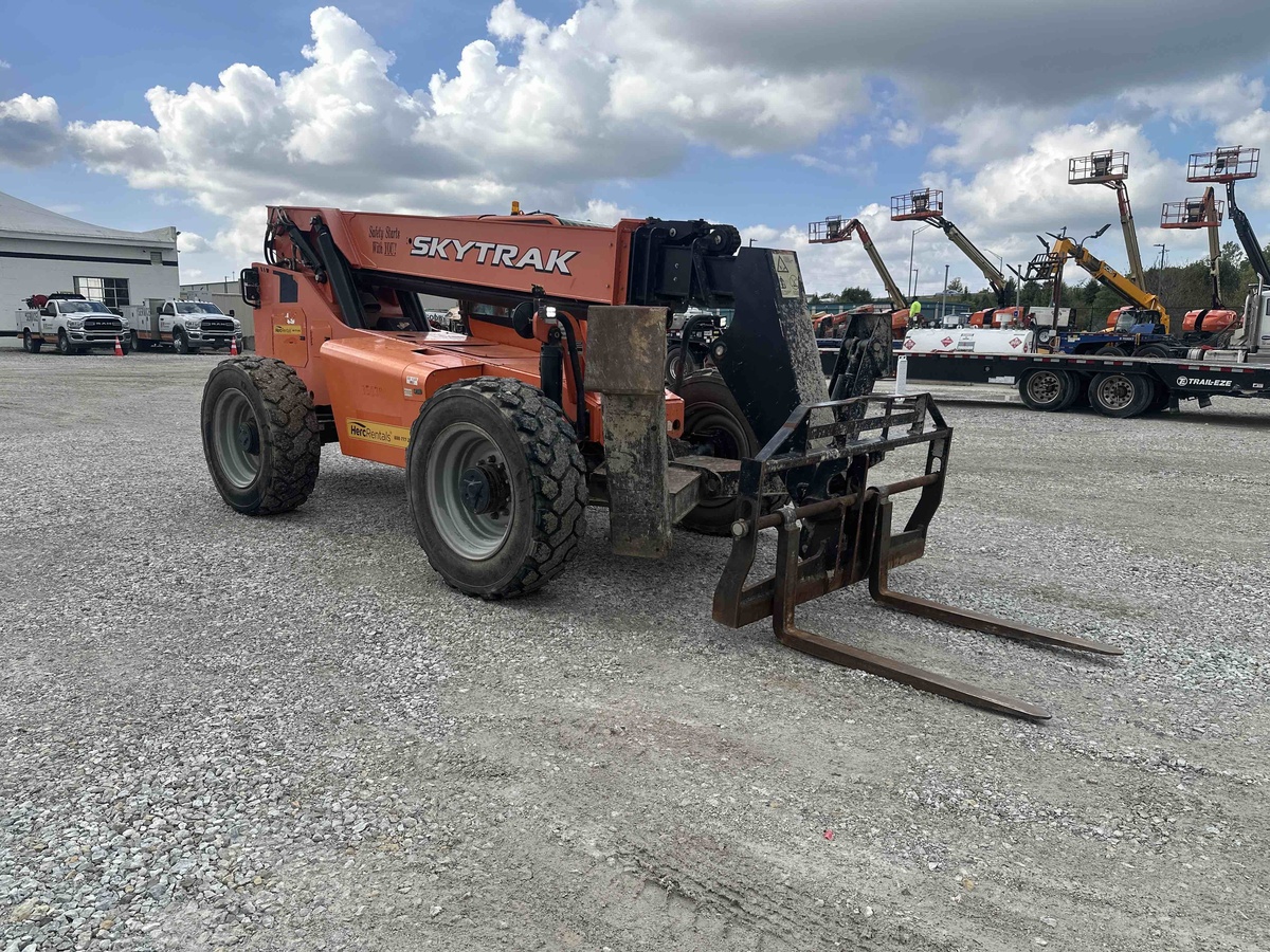 2015 SkyTrak 10054