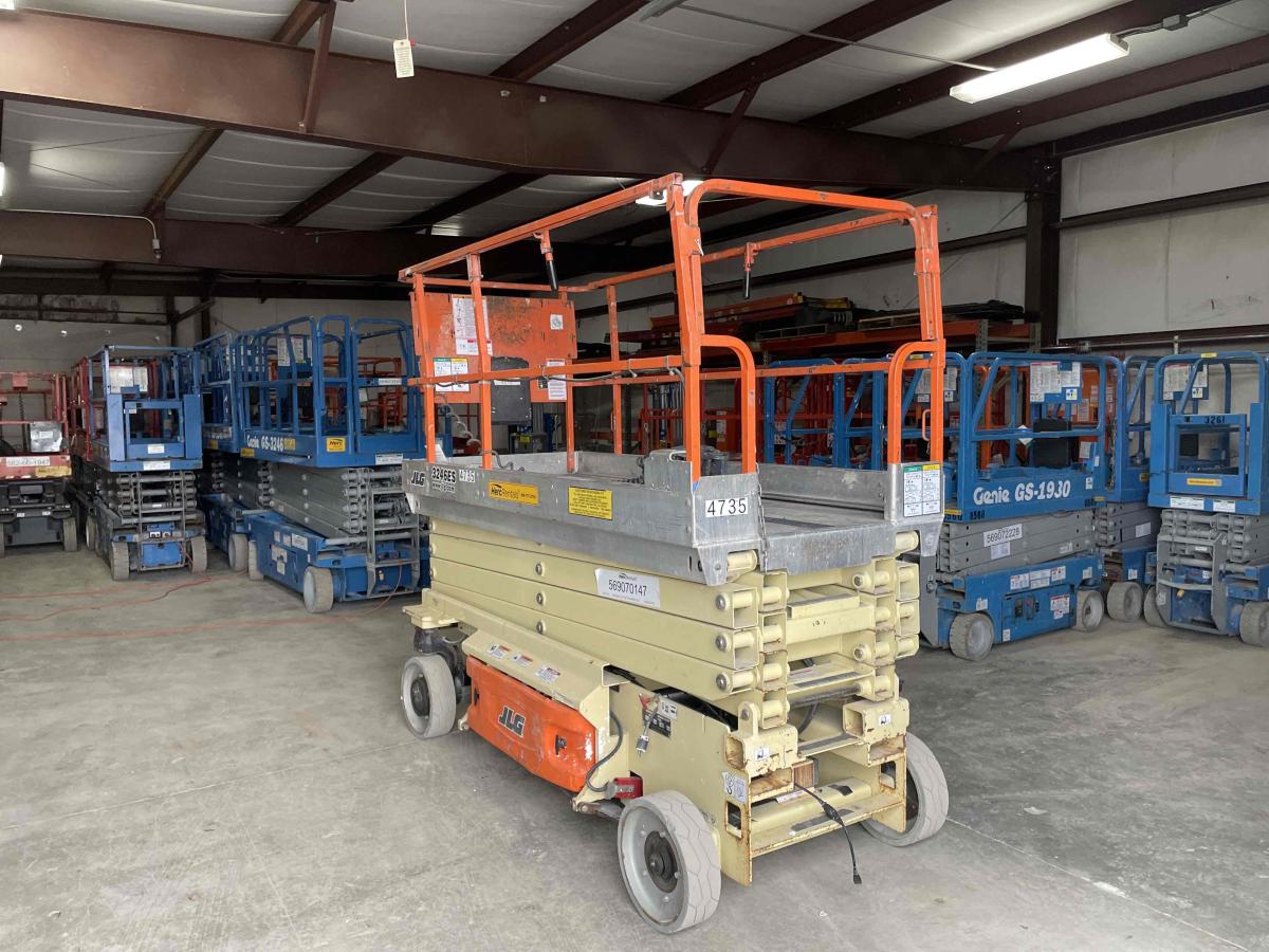 2014 JLG 3246ES