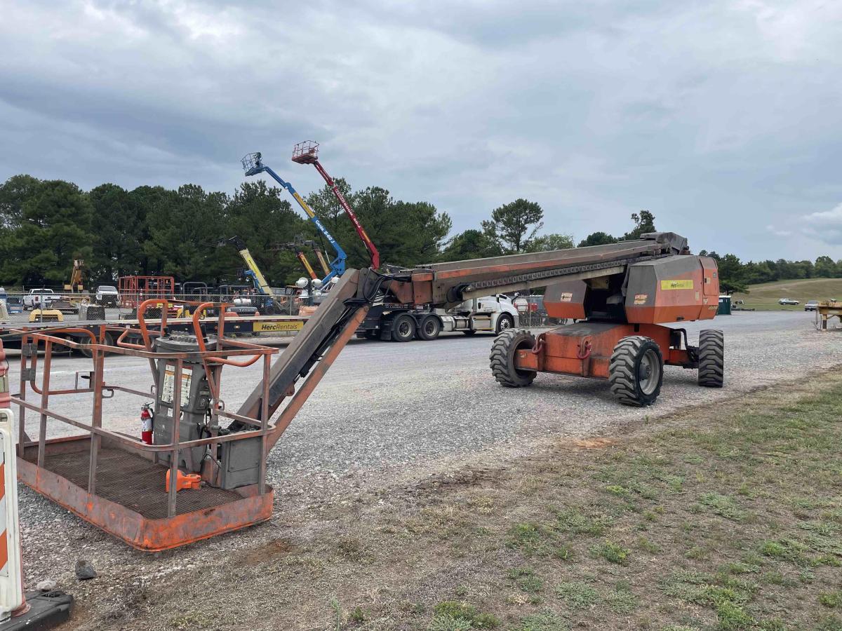 2013 JLG 660SJ