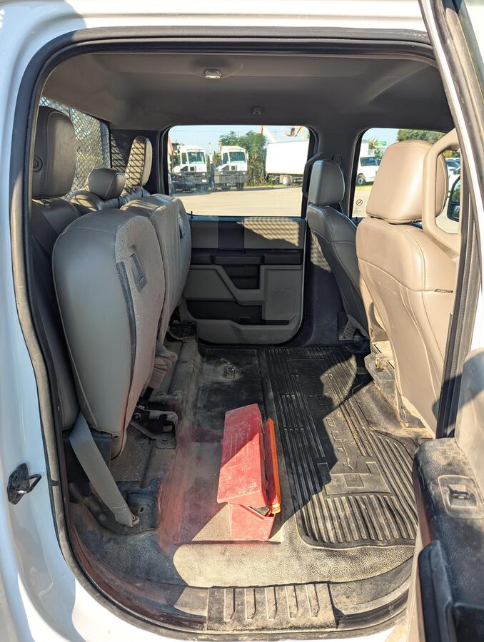 2018 Ford F550-9