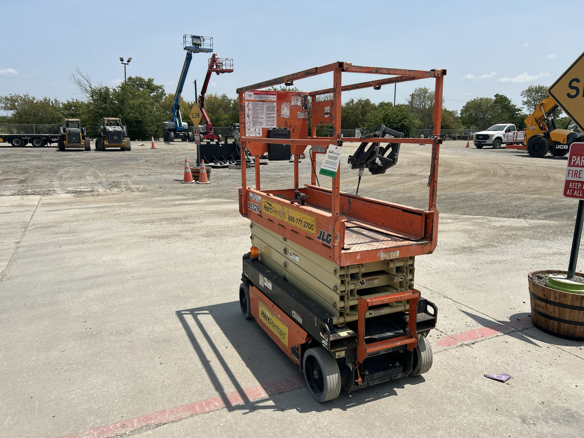2018 JLG 1932R-2