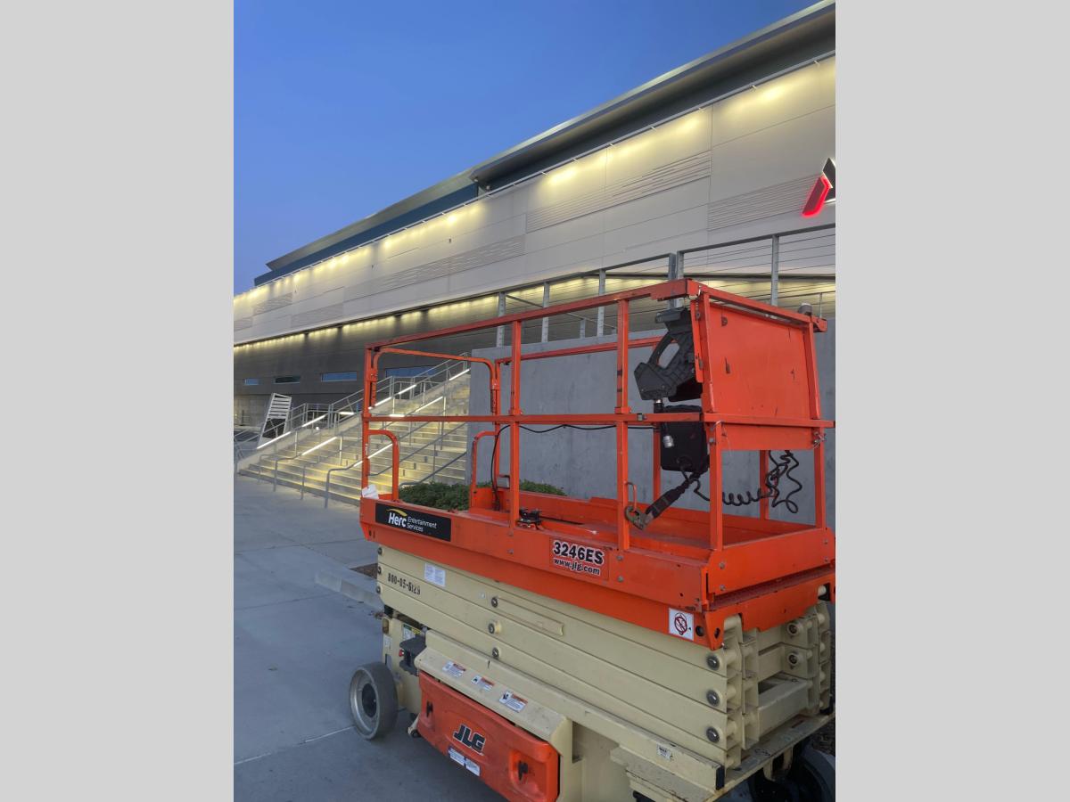 2015 JLG 3246ES