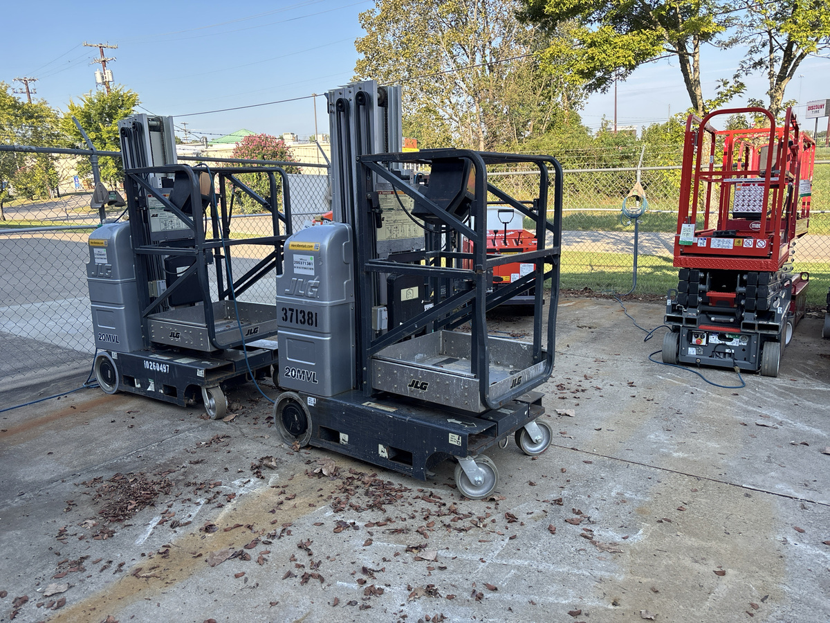 2017 JLG 20MVL-2