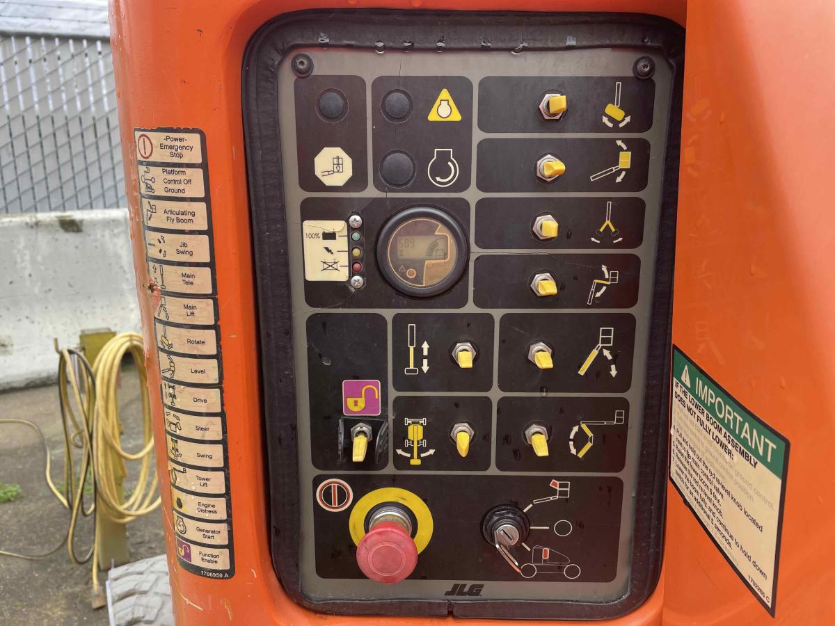 2017 JLG E400AJPN-3