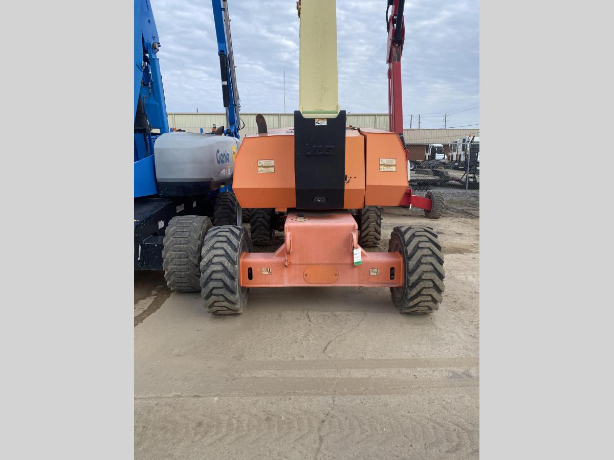 2015 JLG 800AJ