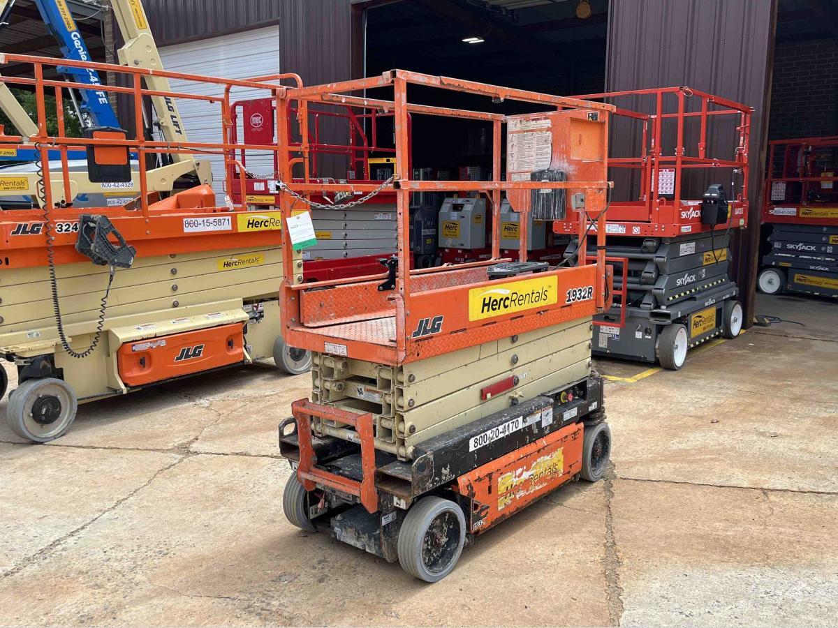 2018 JLG 1932R-2