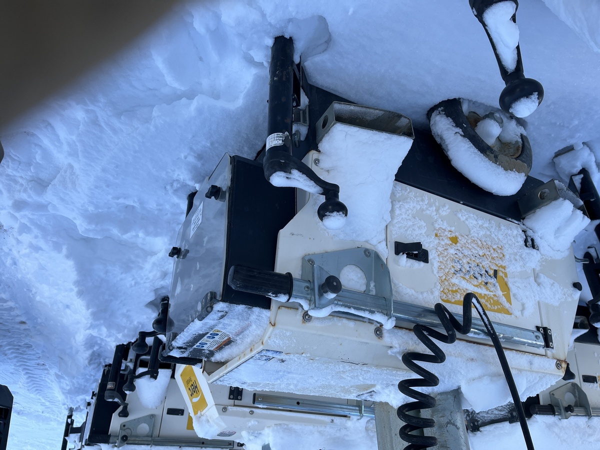 2018 Magnum PLT240-3