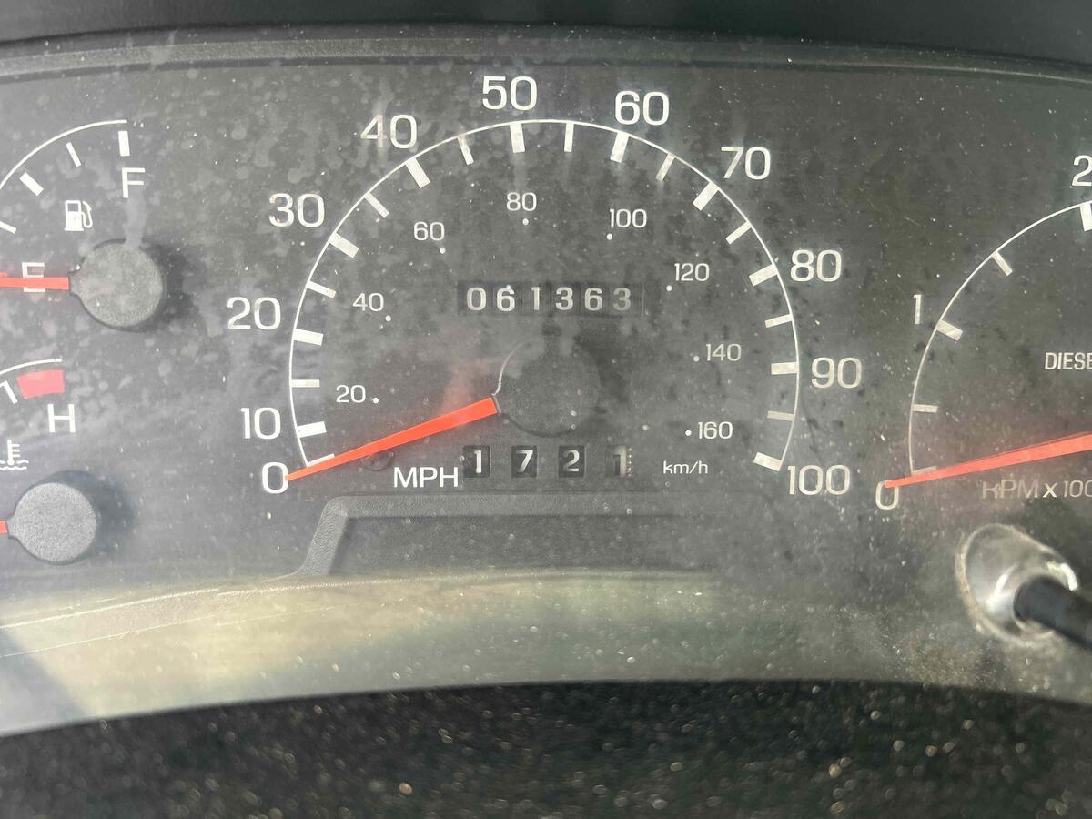 2000 Ford F750-5