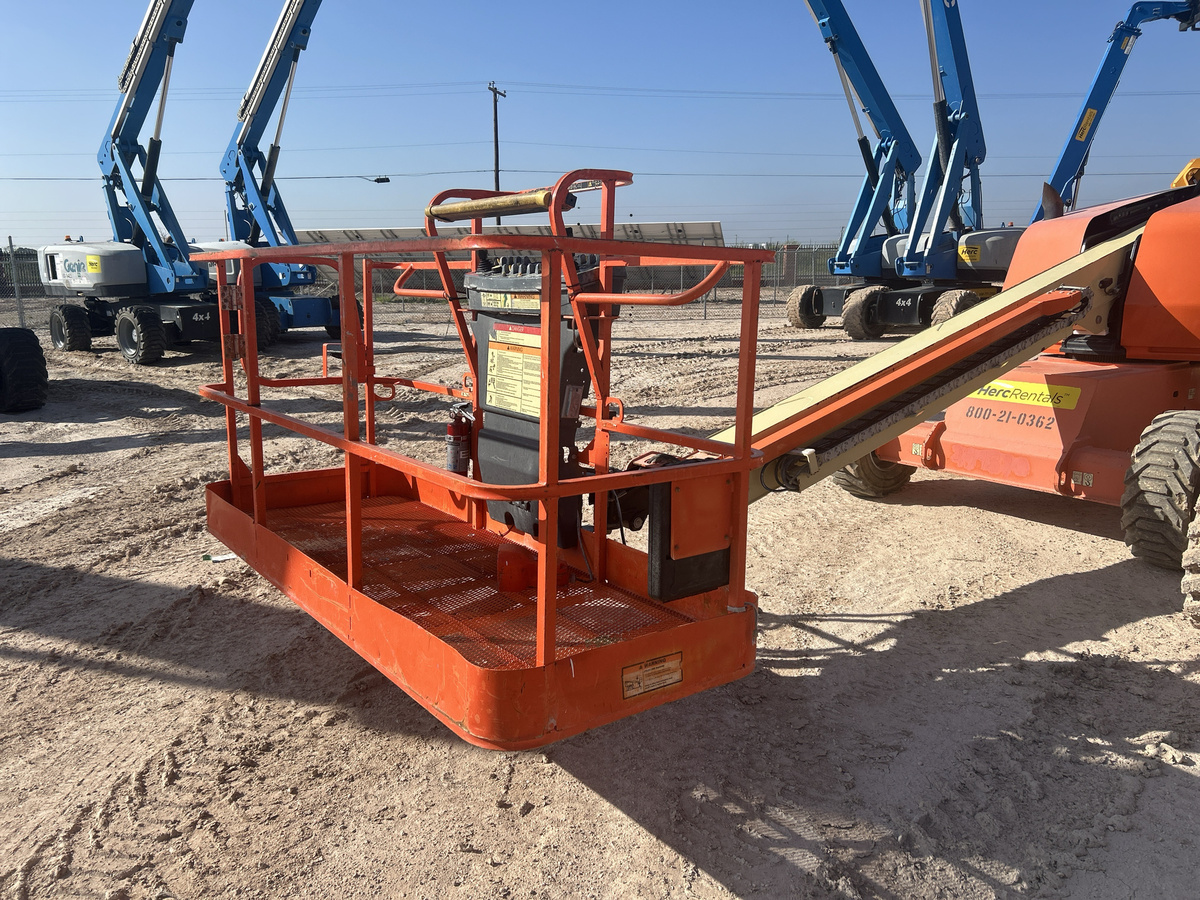 2018 JLG 400S-8