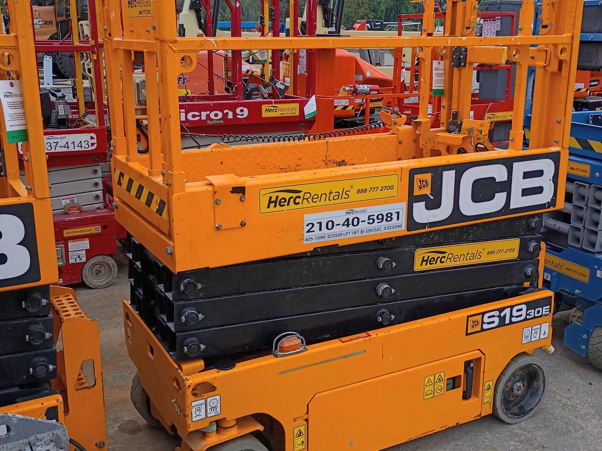 2023 JCB S1930E-2