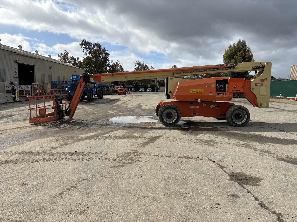 2016 JLG 800AJ-3