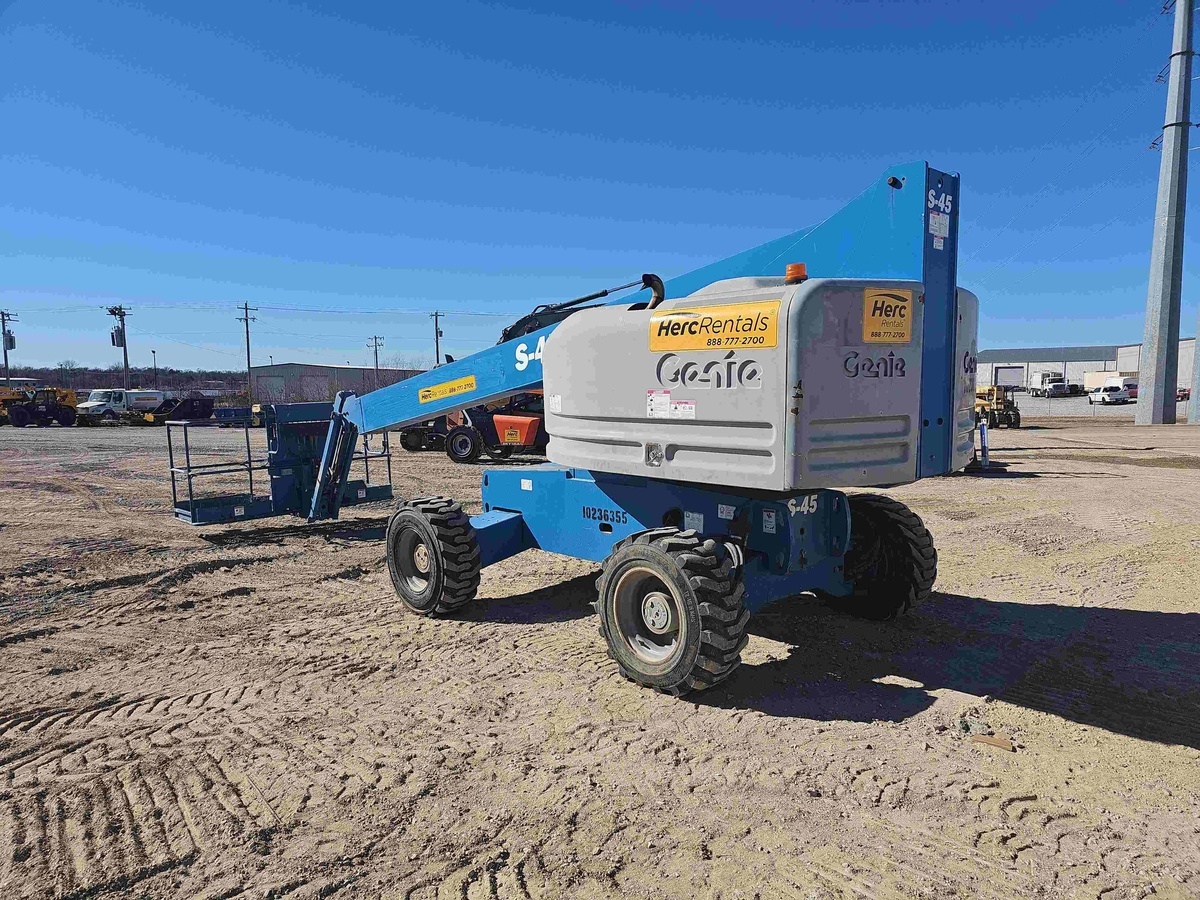 2018 Genie S-45