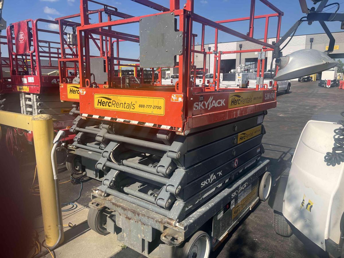 2017 Skyjack SJ4740