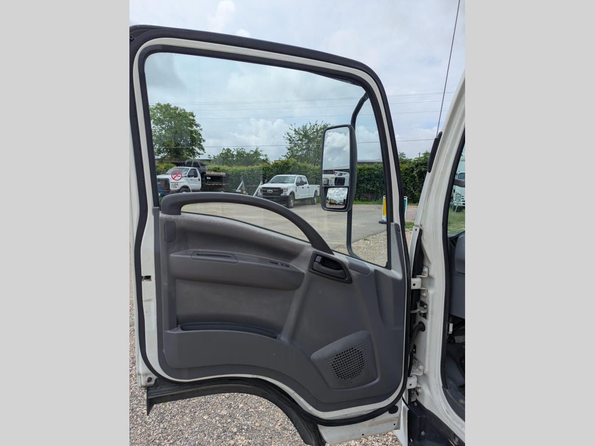 2019 Isuzu NPR-11