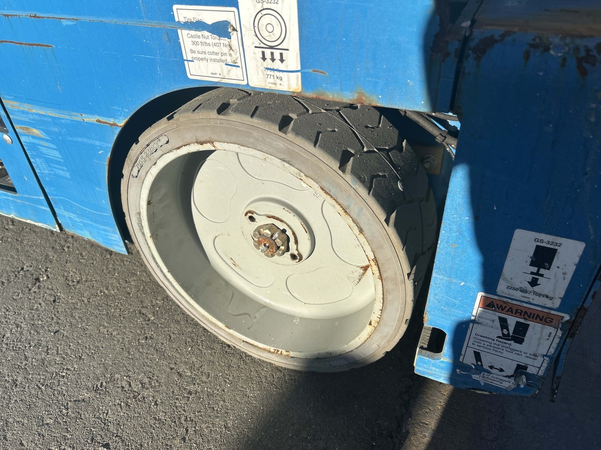2018 Genie GS-3232-10