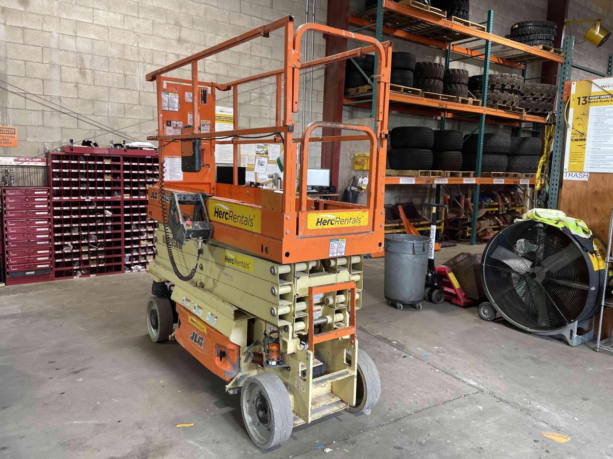 2018 JLG 2632ES