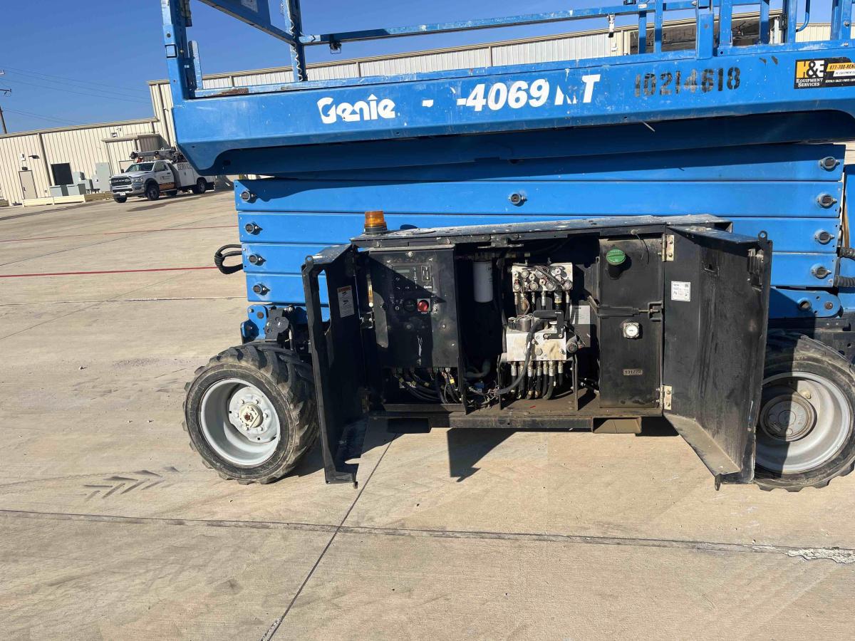 2017 Genie GS-4069 RT-9