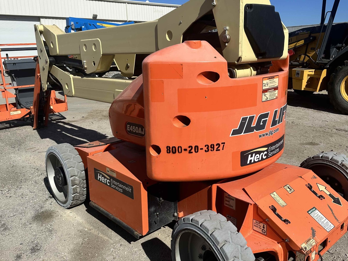 2018 JLG E450AJ-4