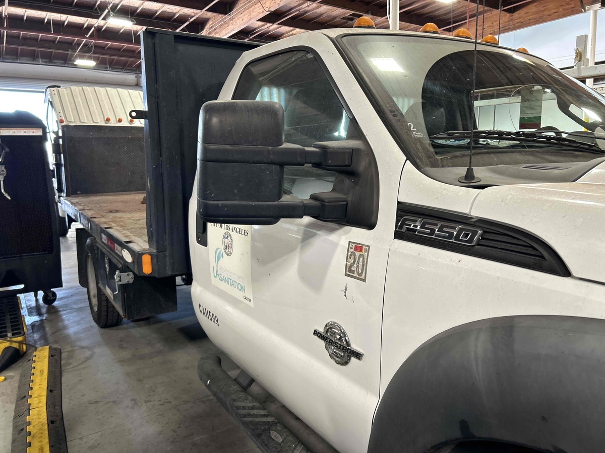 2012 Ford F550-1