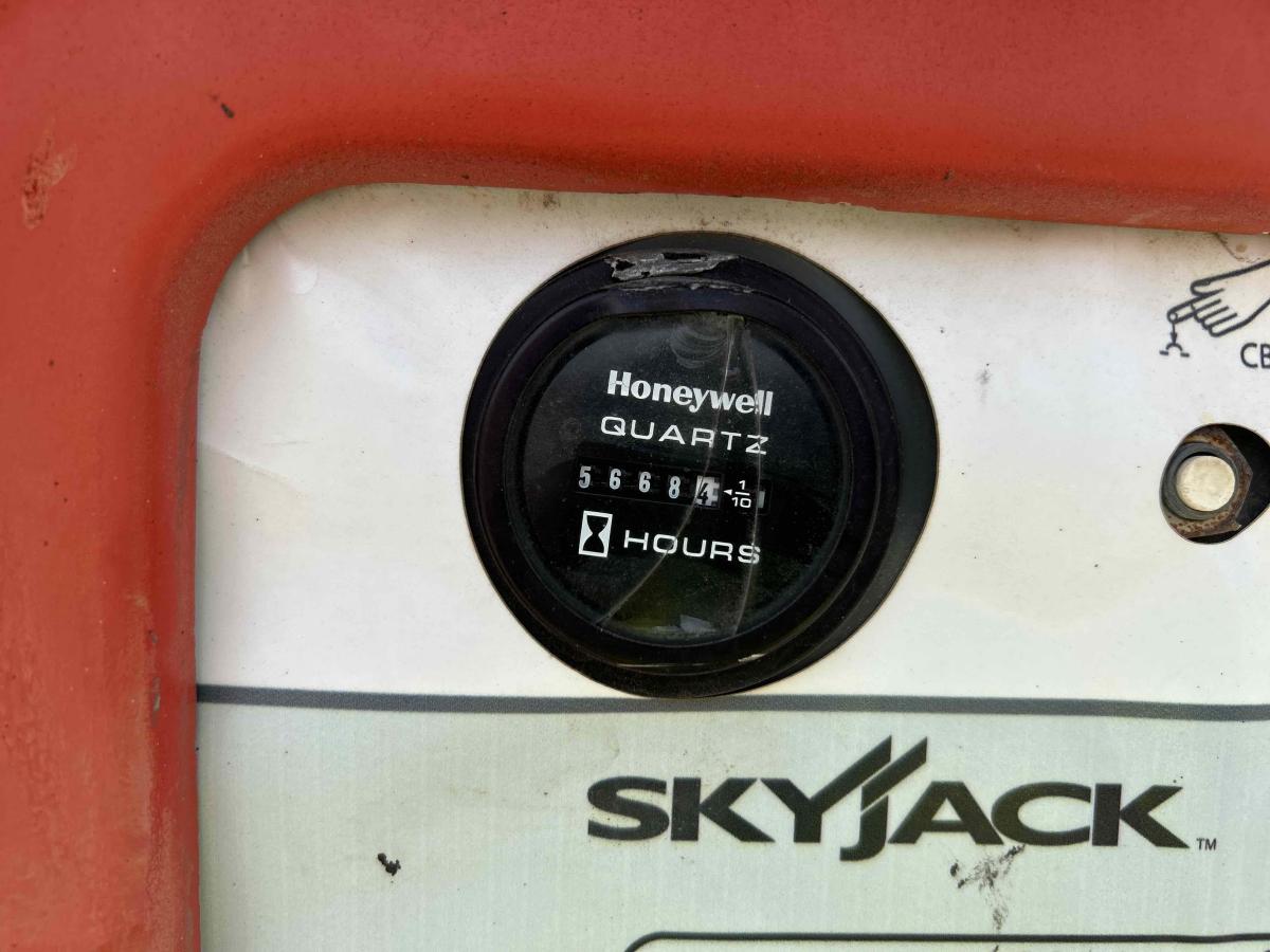 2016 Skyjack SJ86 T-9