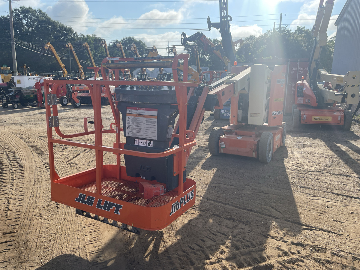 2017 JLG E300AJP-5