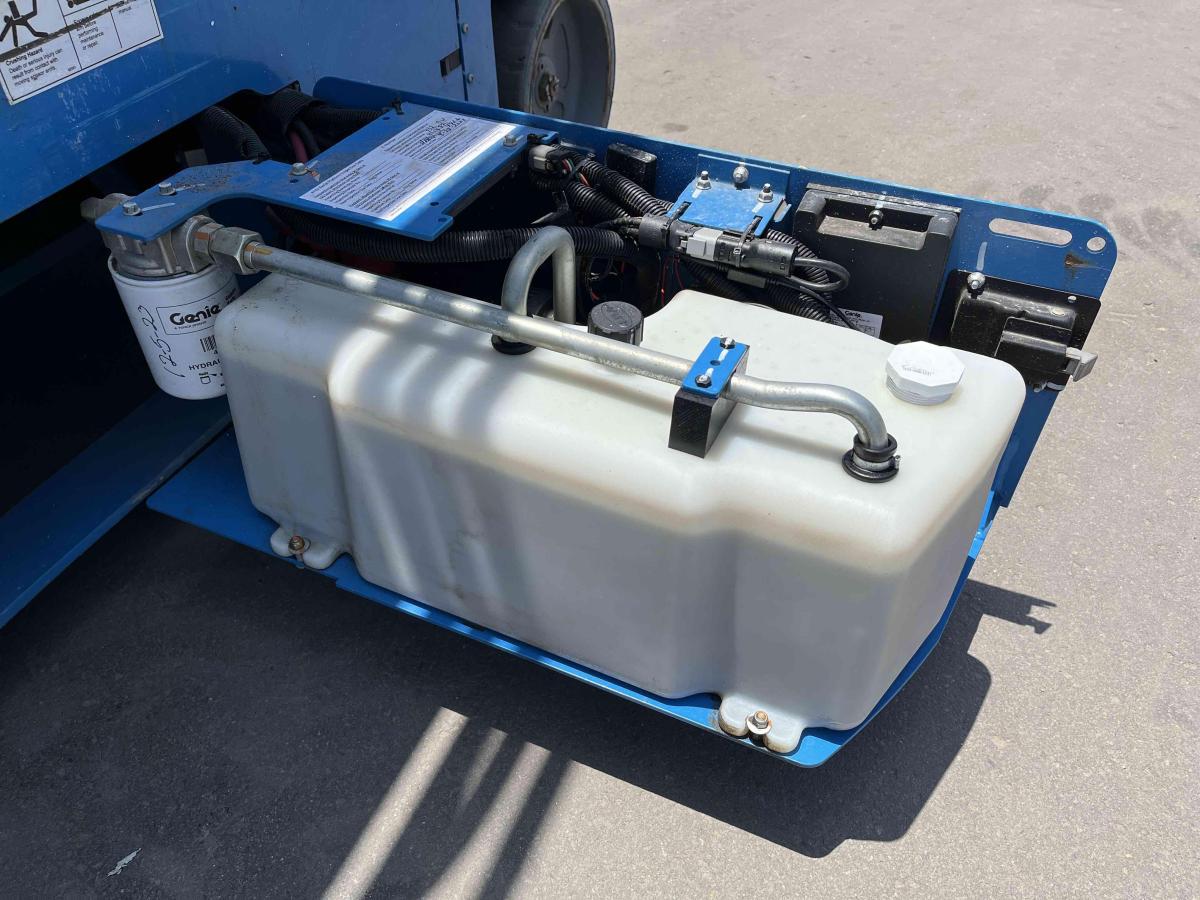 2017 Genie GS-4047