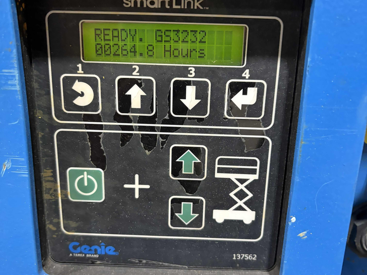 2018 Genie GS-3232