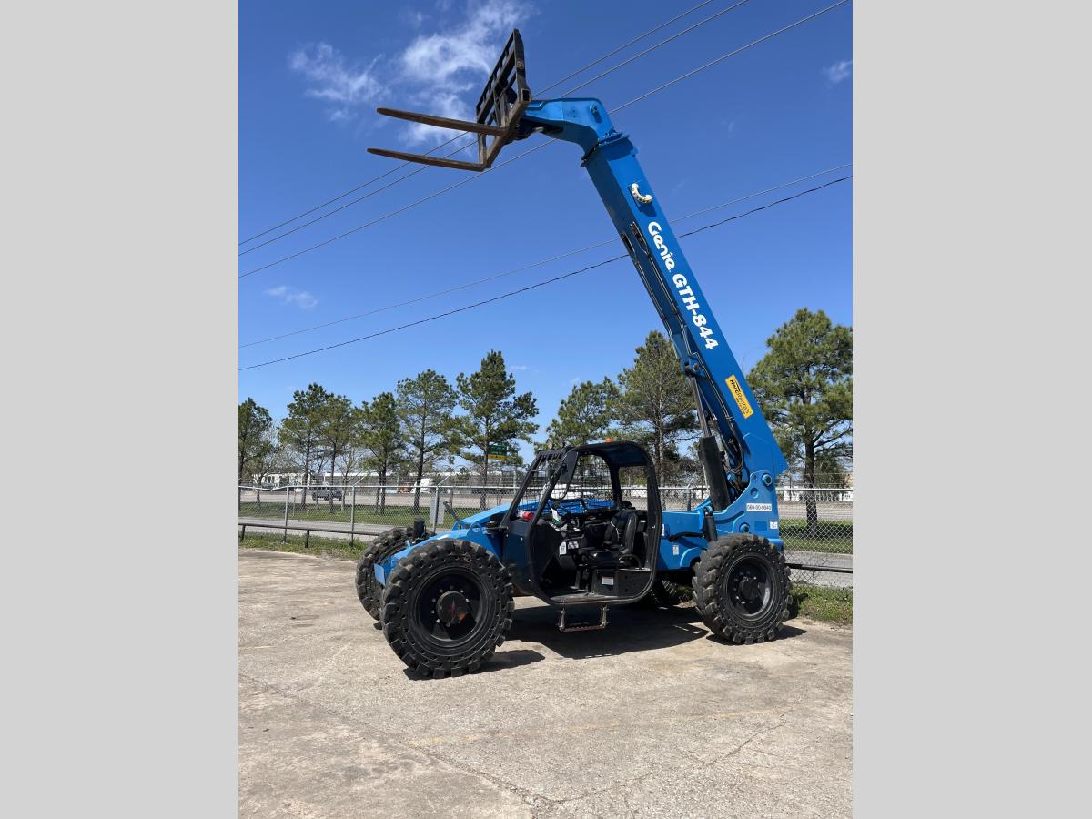 2018 Genie GTH 844