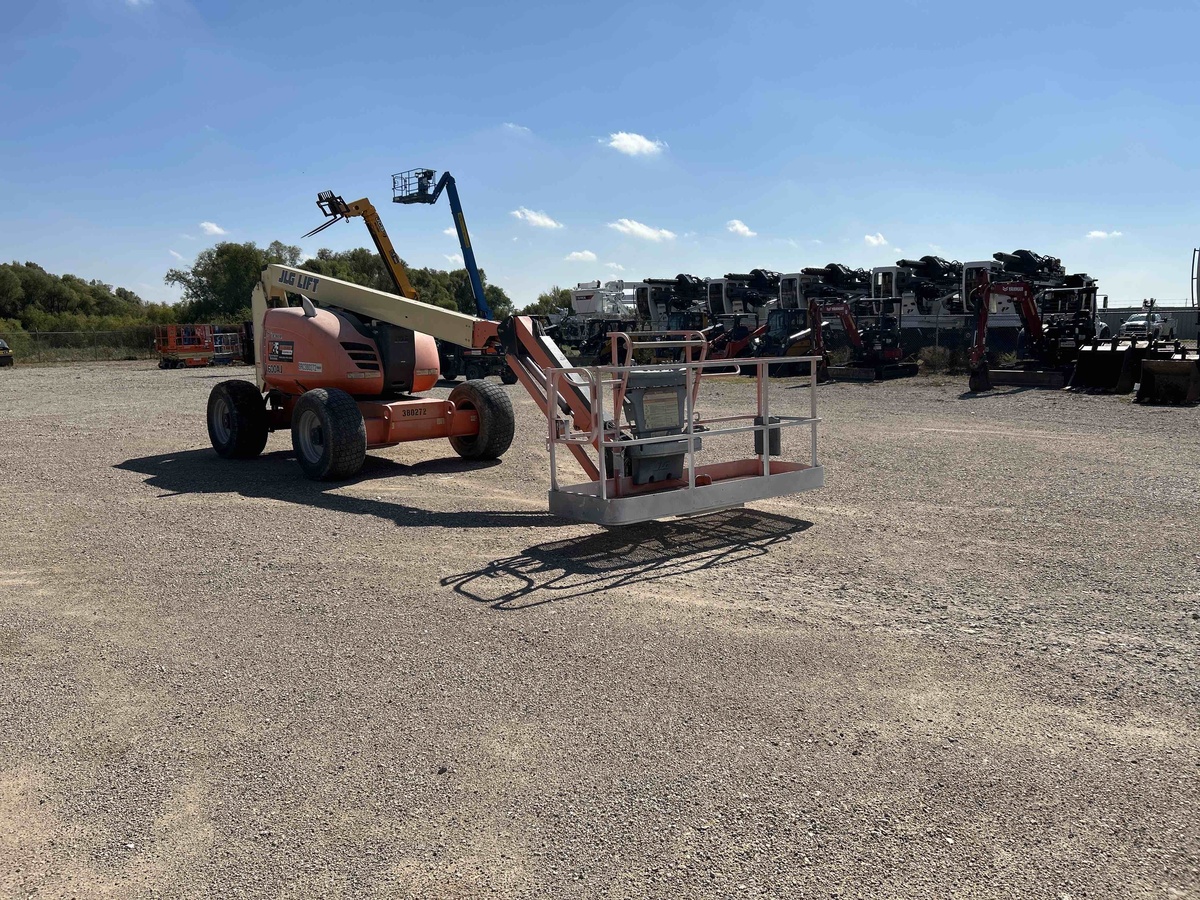 2017 JLG 600AJ-2