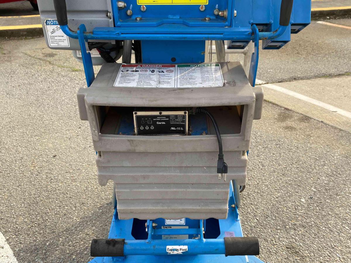2019 Genie AWP-30S