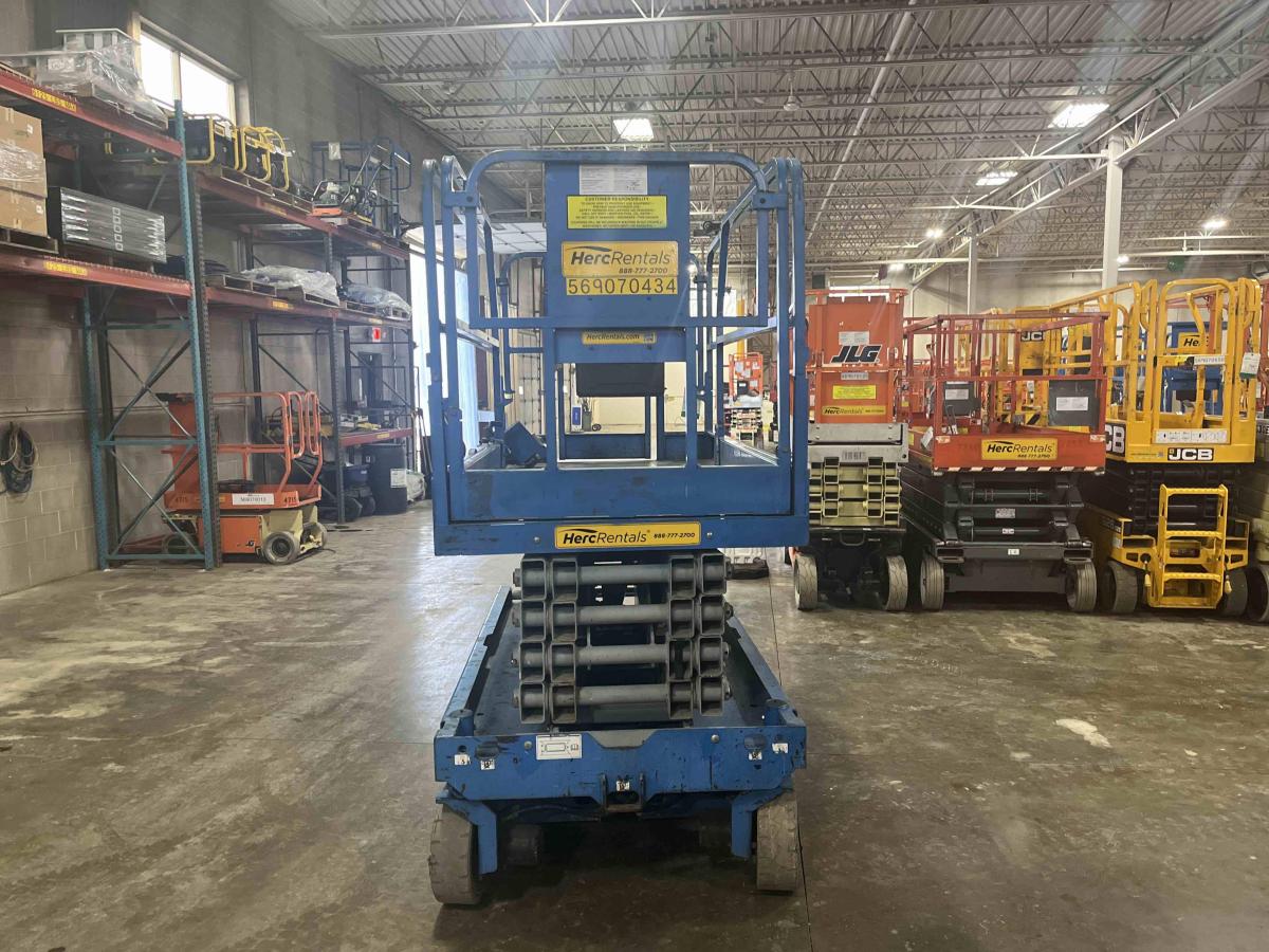 2013 Genie GS-3246