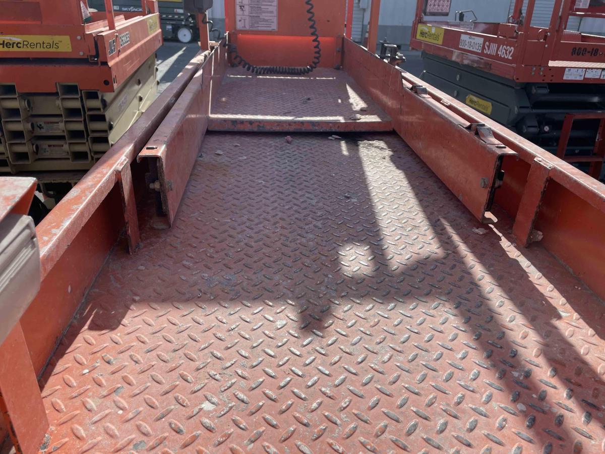 2018 JLG 2632ES
