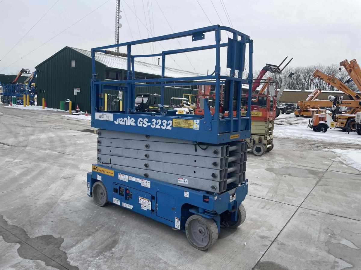 2016 Genie GS-3232