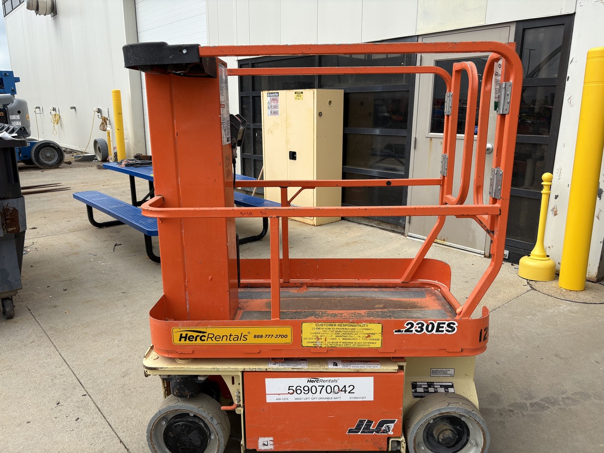 2017 JLG 1230ES-2