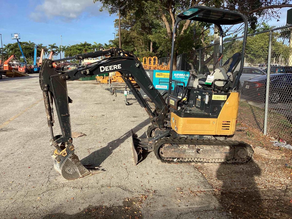 2019 John Deere 17G