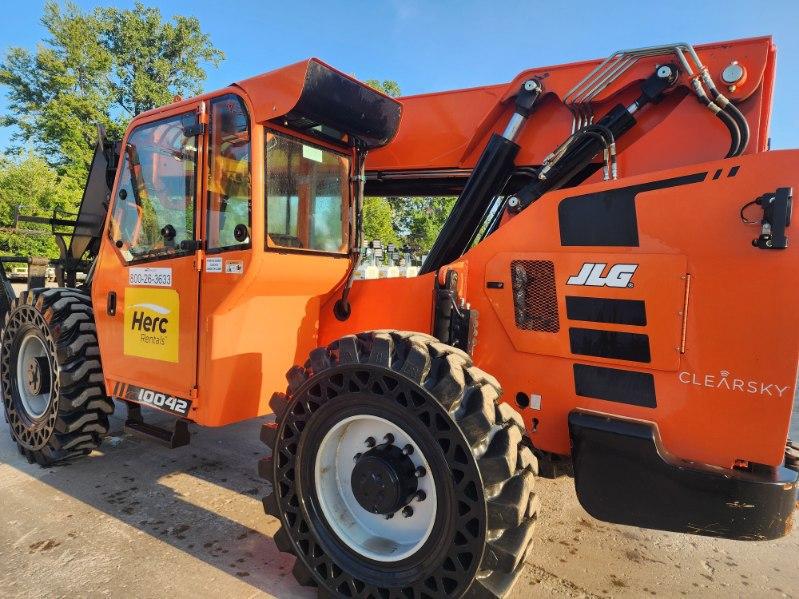 2019 SkyTrak 10042