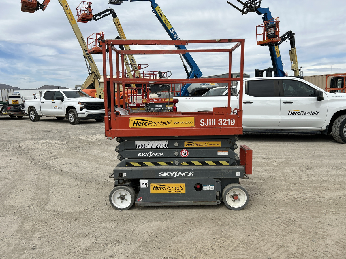 2017 Skyjack SJ3219-2