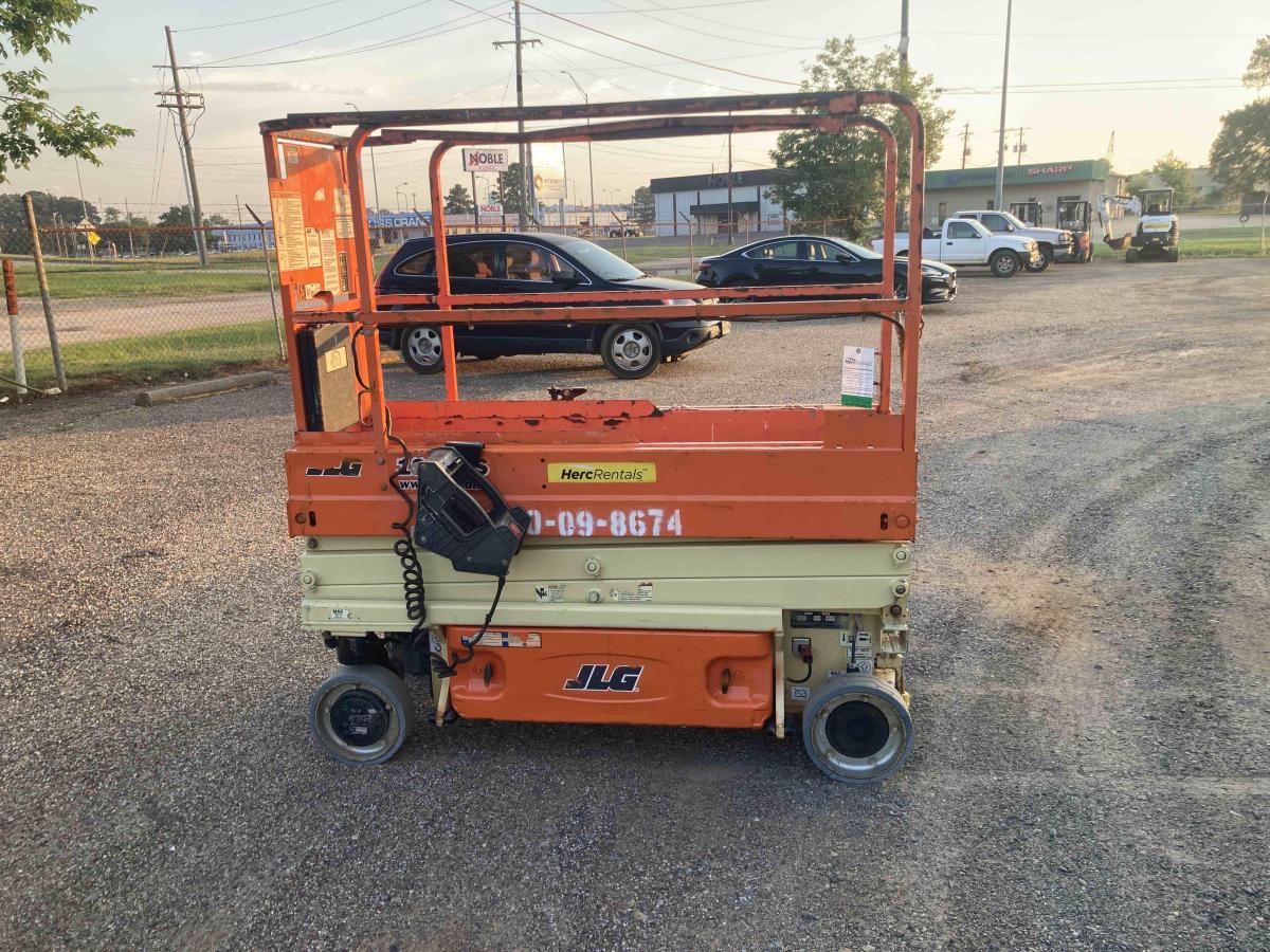 2016 JLG 1930ES