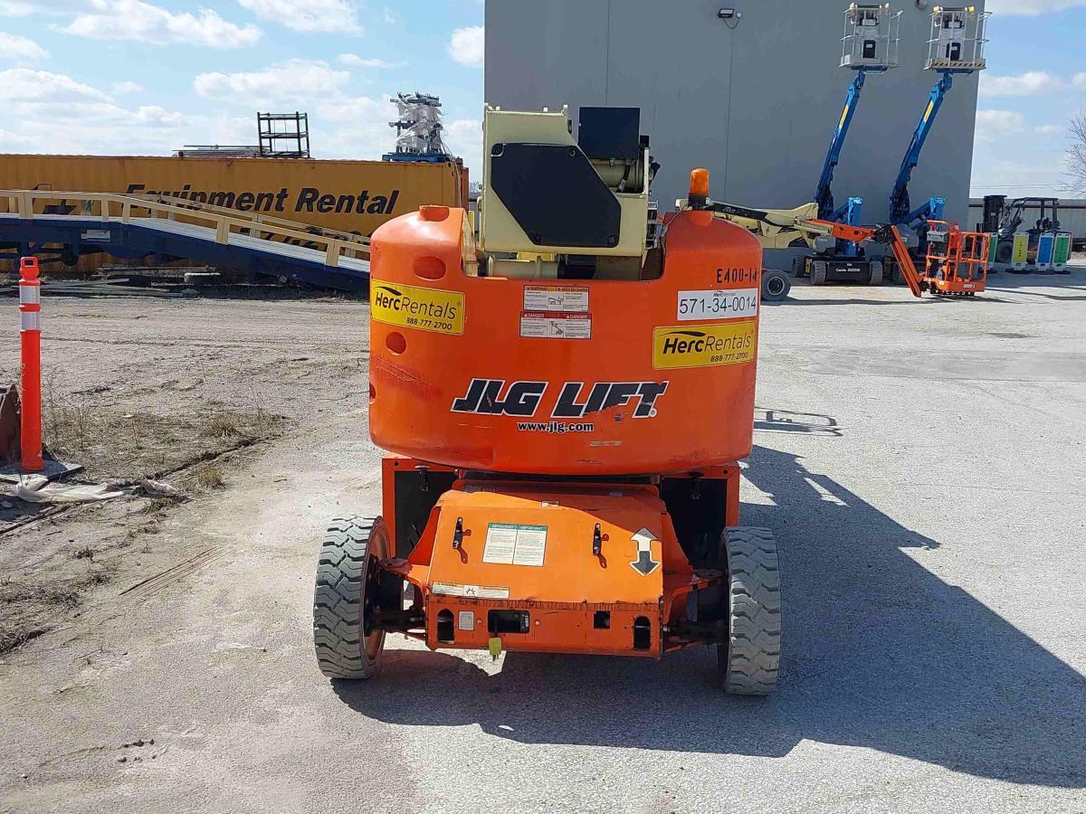 2014 JLG E400AJP-4