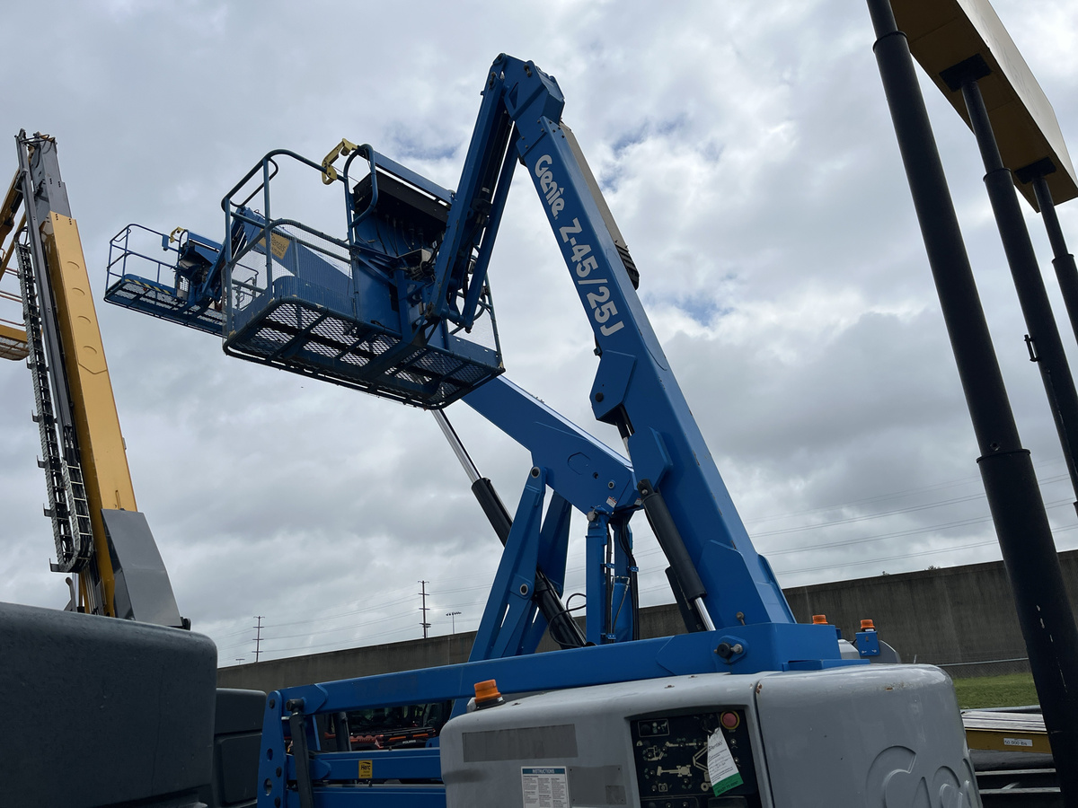 2018 Genie Z-45/25J RT-8
