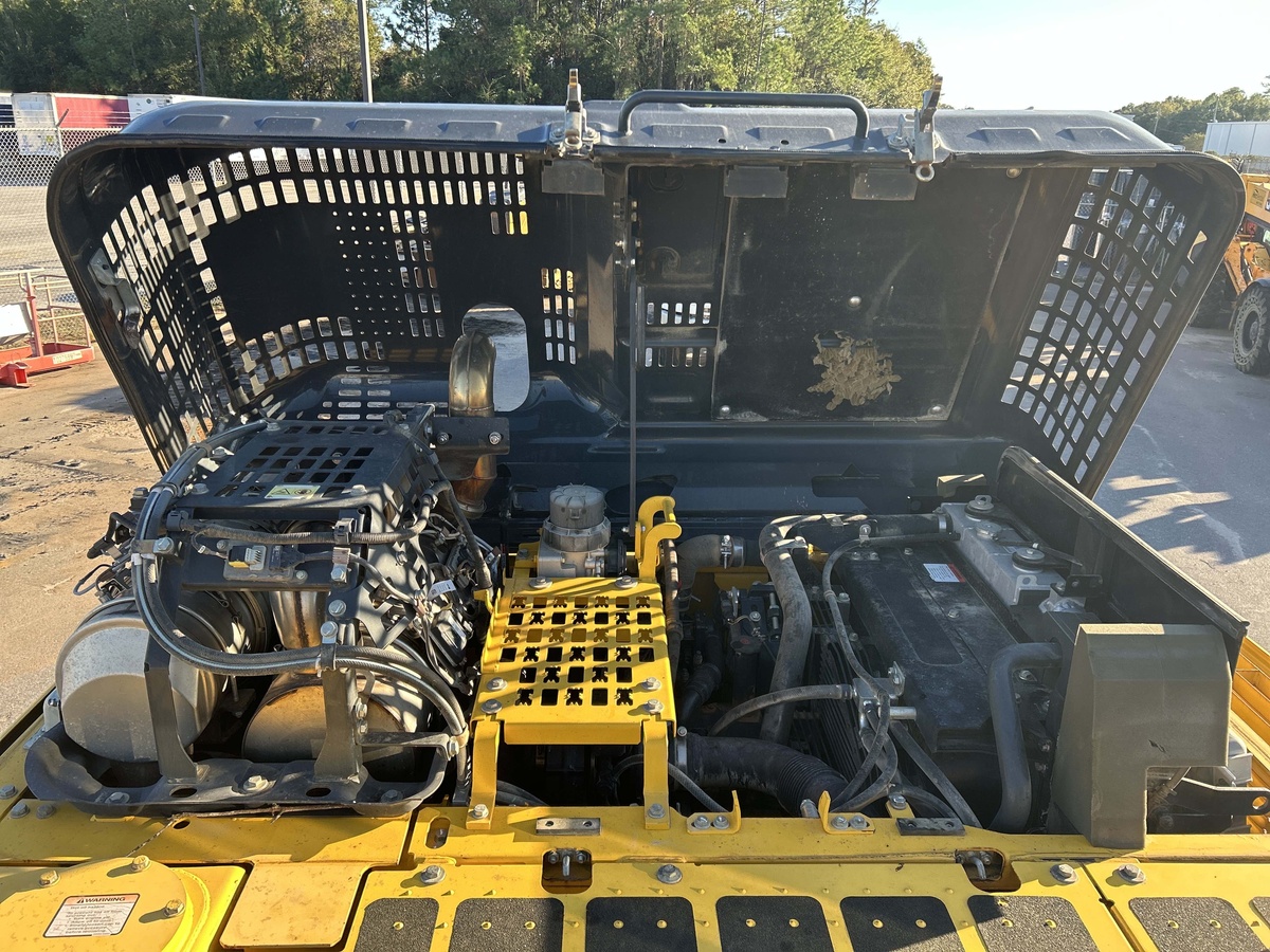 2021 Komatsu PC210LC-11-5