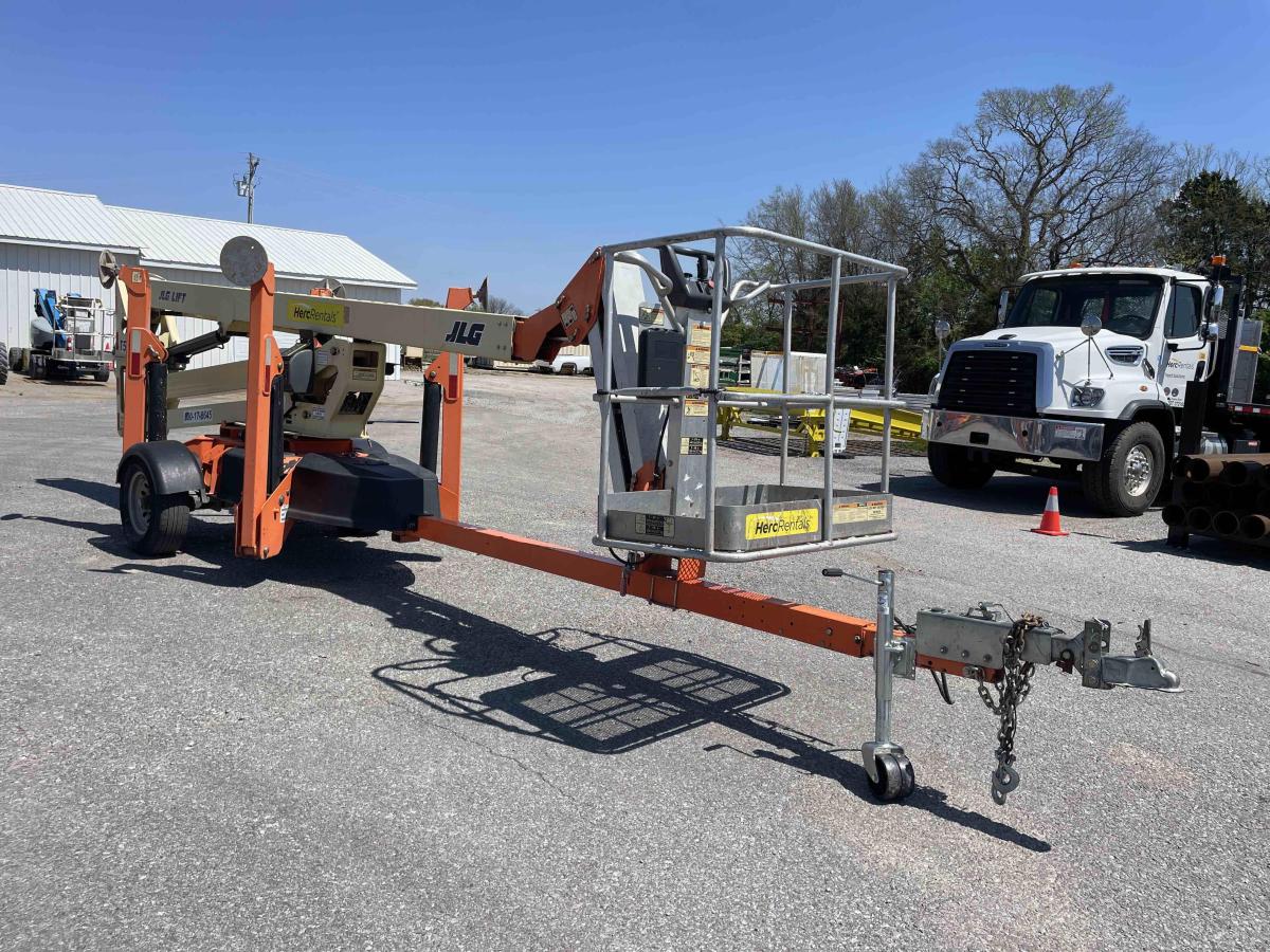 2017 JLG T500J