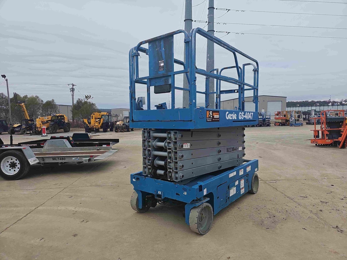 2017 Genie GS-4047