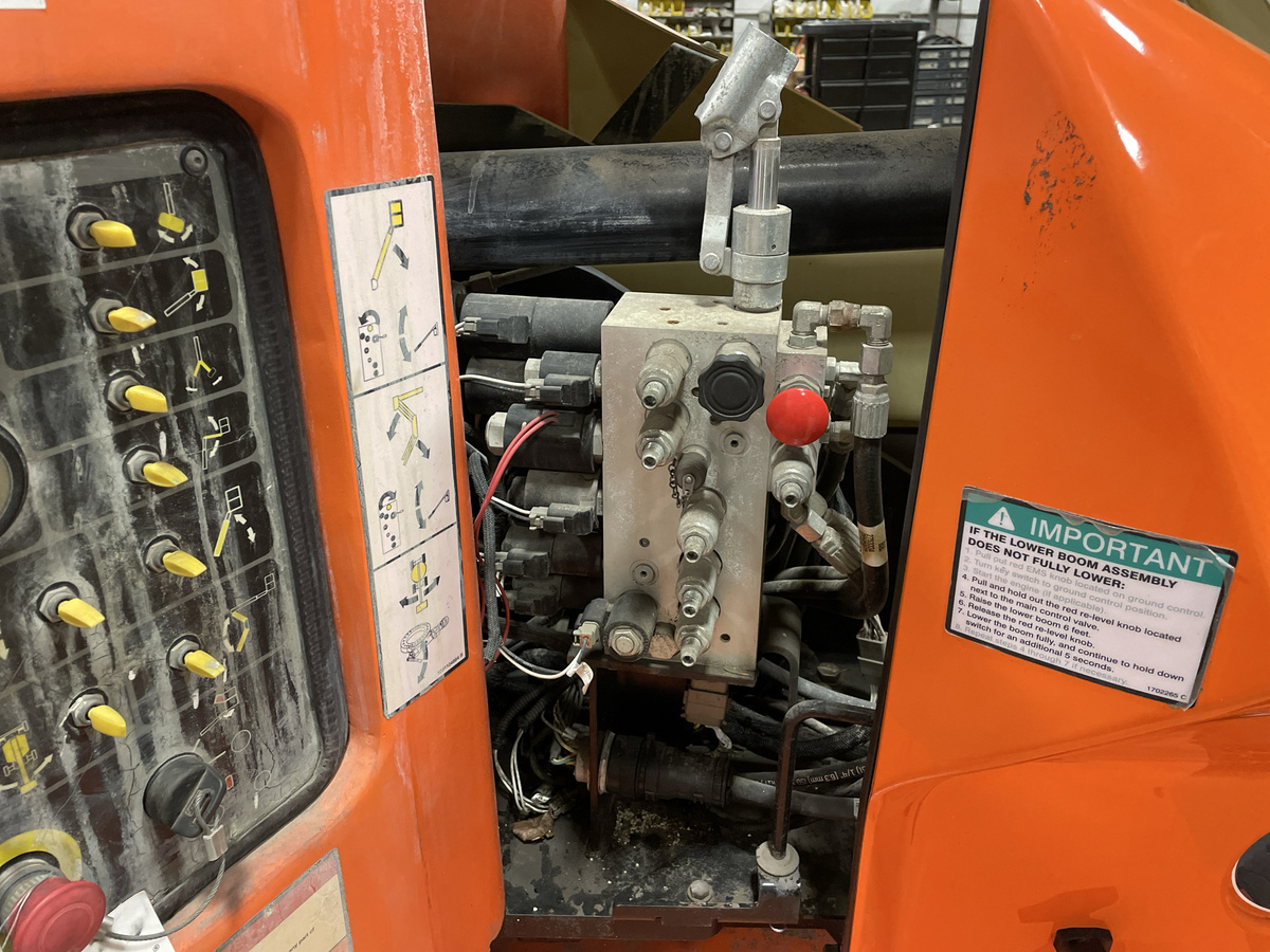 2017 JLG E400AJPN-6