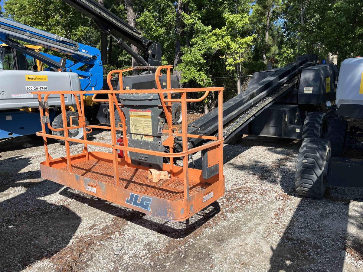 2015 JLG 600S