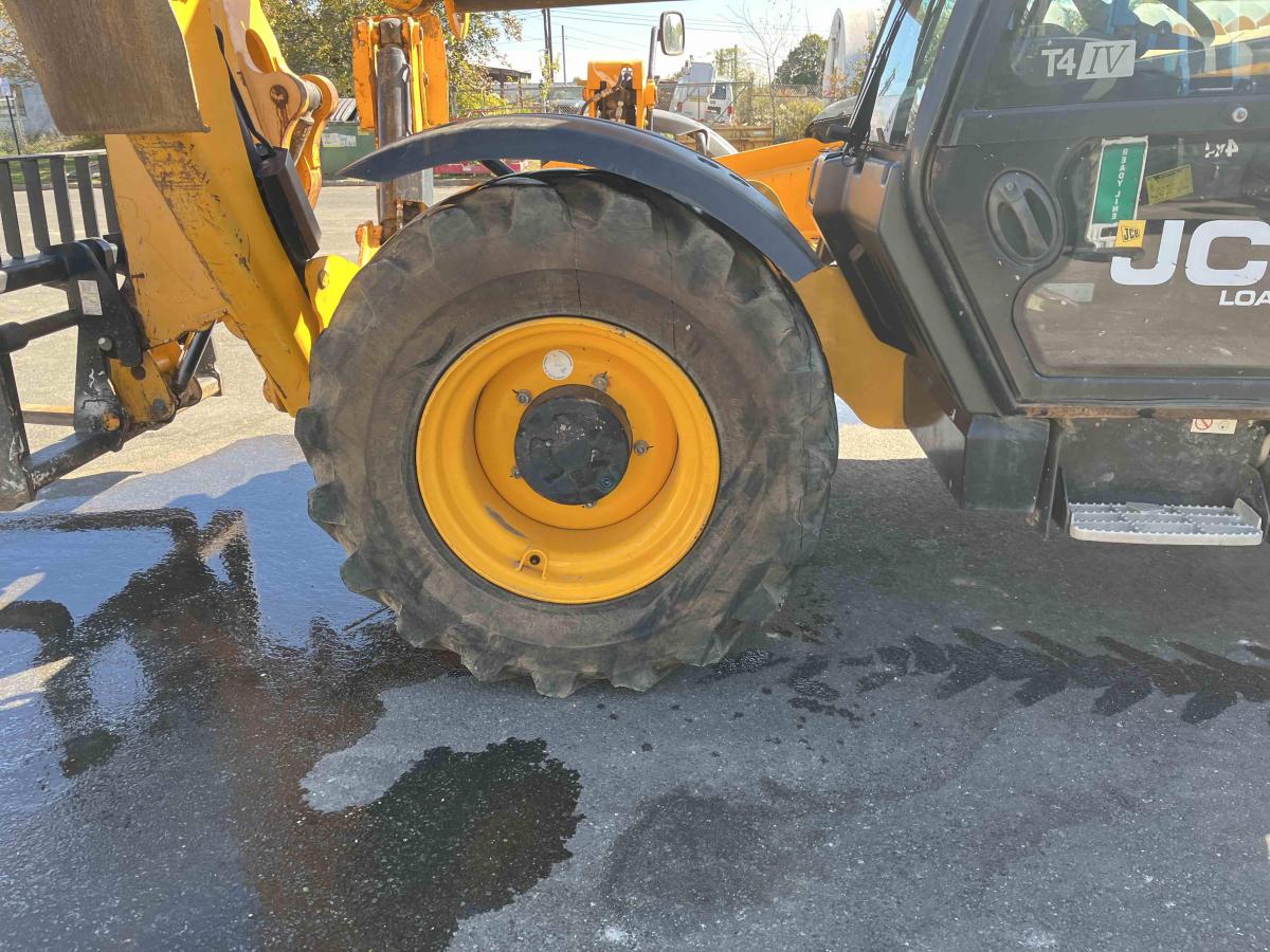 2018 JCB 510-56