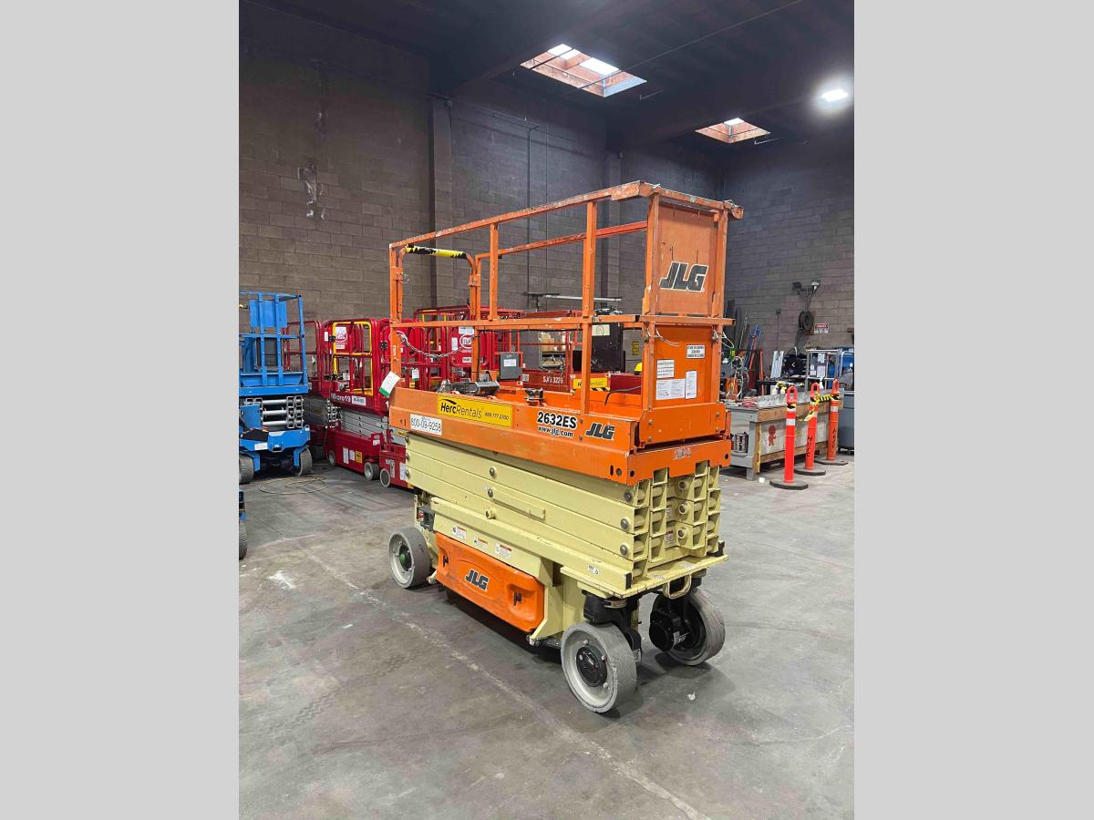 2016 JLG 2632ES