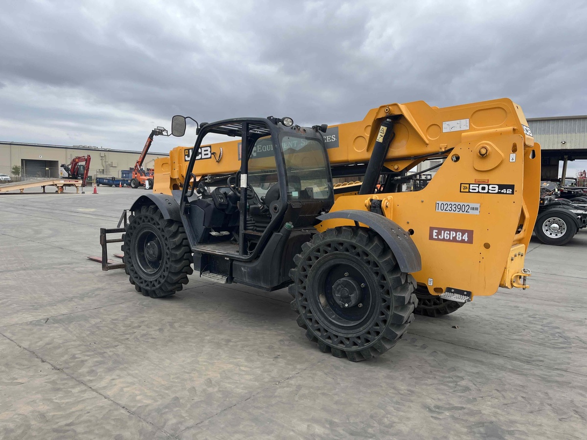 2018 JCB 509-42-4
