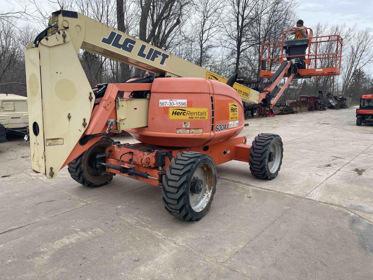 2015 JLG 600AJ